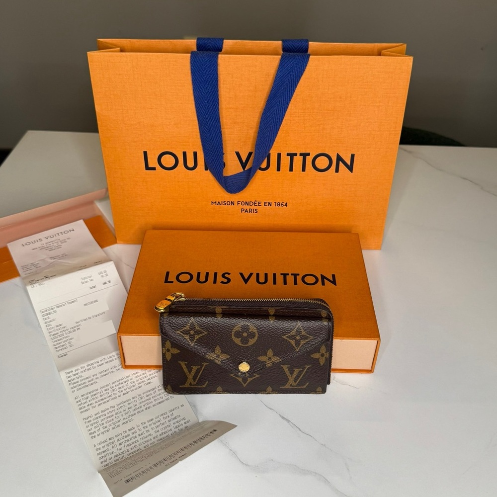 AUTHENTIC Louis Vuitton Card Holder Recto Verso Wallet in Monogram - Picture 4 of 12